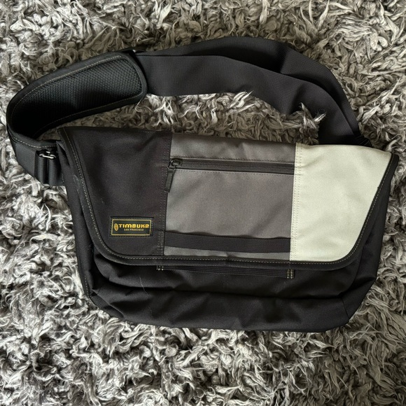 Timbuk2 Handbags - Timbuk2 Sling Messenger Bag